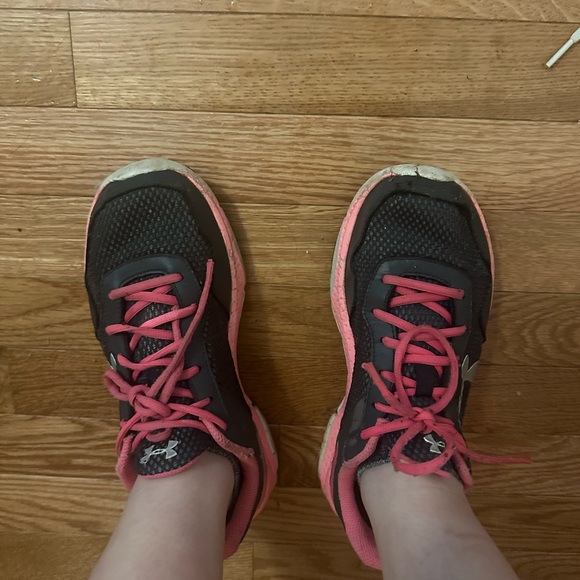 Under armour running shoes - Picture 5 of 6